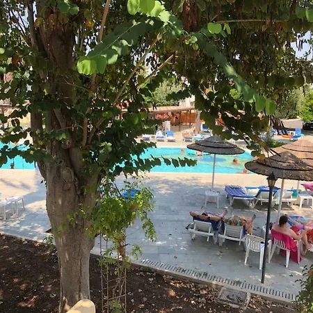 Gardens Πάφος